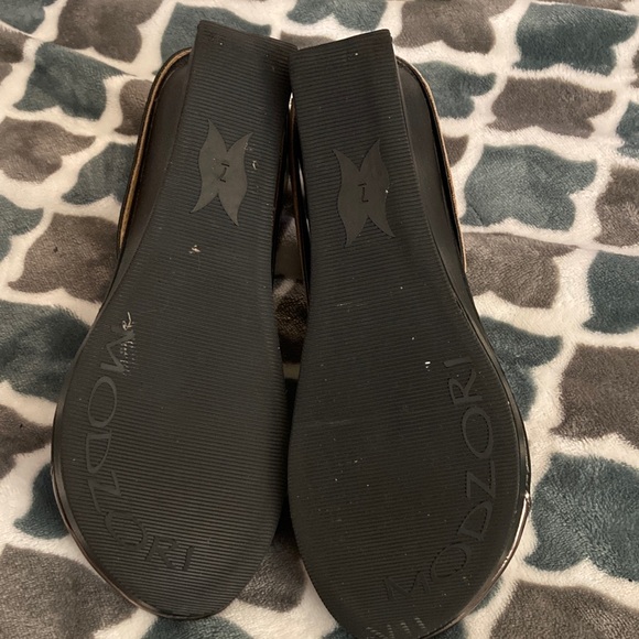 Elegant Black, bronze and tan convertible Women's Sandals - Picture 5 of 6